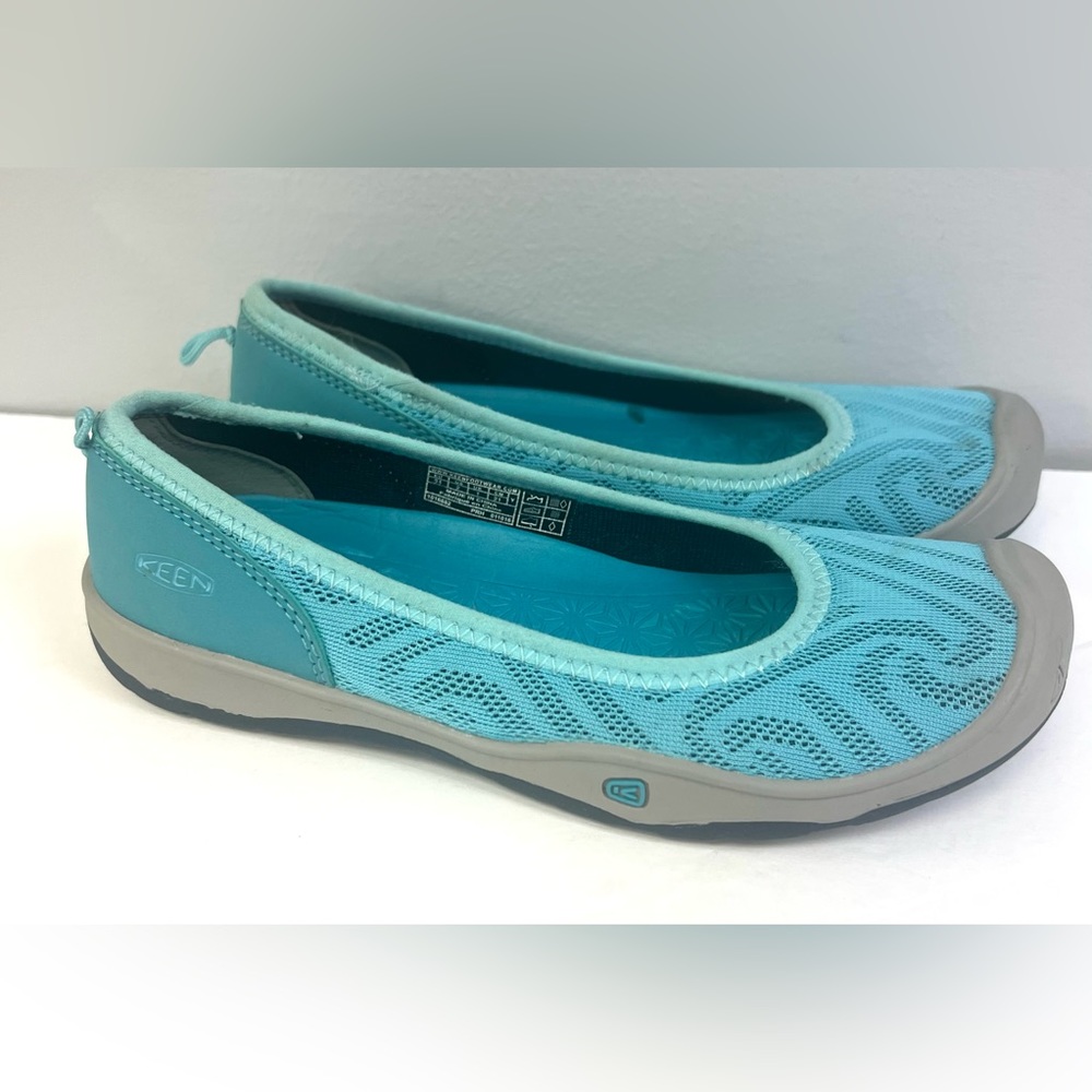 Keen- Youth Blue Slip on shoes- Size:2, Pre-Owned‎
